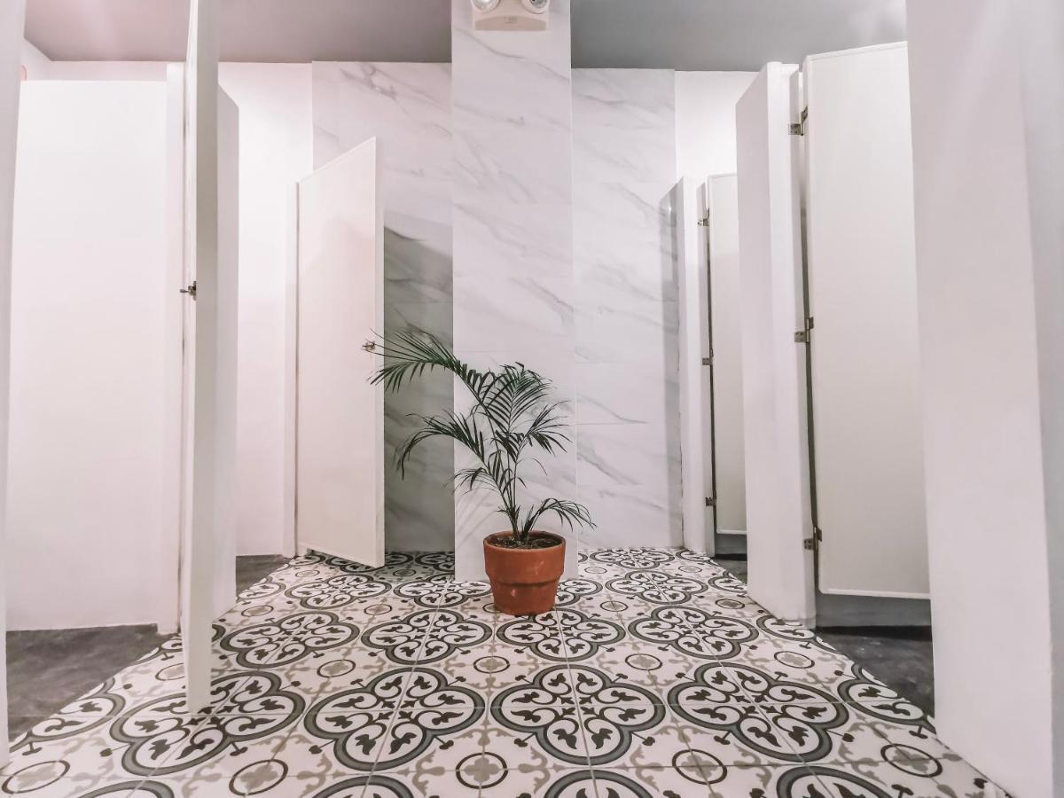 Murals Sleepbox (Adults Only) Cebu Bagian luar foto